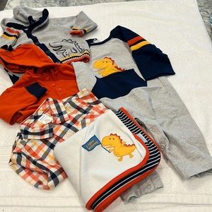 Gymboree 12-18m set dinosaur